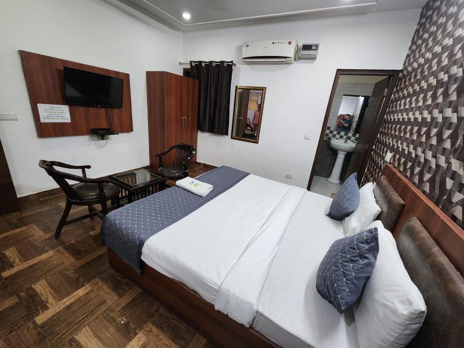 Hotel Aerotech Near Delhi Airport New Delhi Exterior photo
